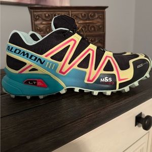 Salomon women’s size 9